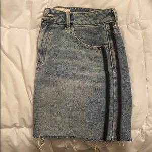 PacSun Black Felt Lined Denim Skirt